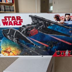 LEGO Star Wars 75179 - Kylo Ren's Starfighter
