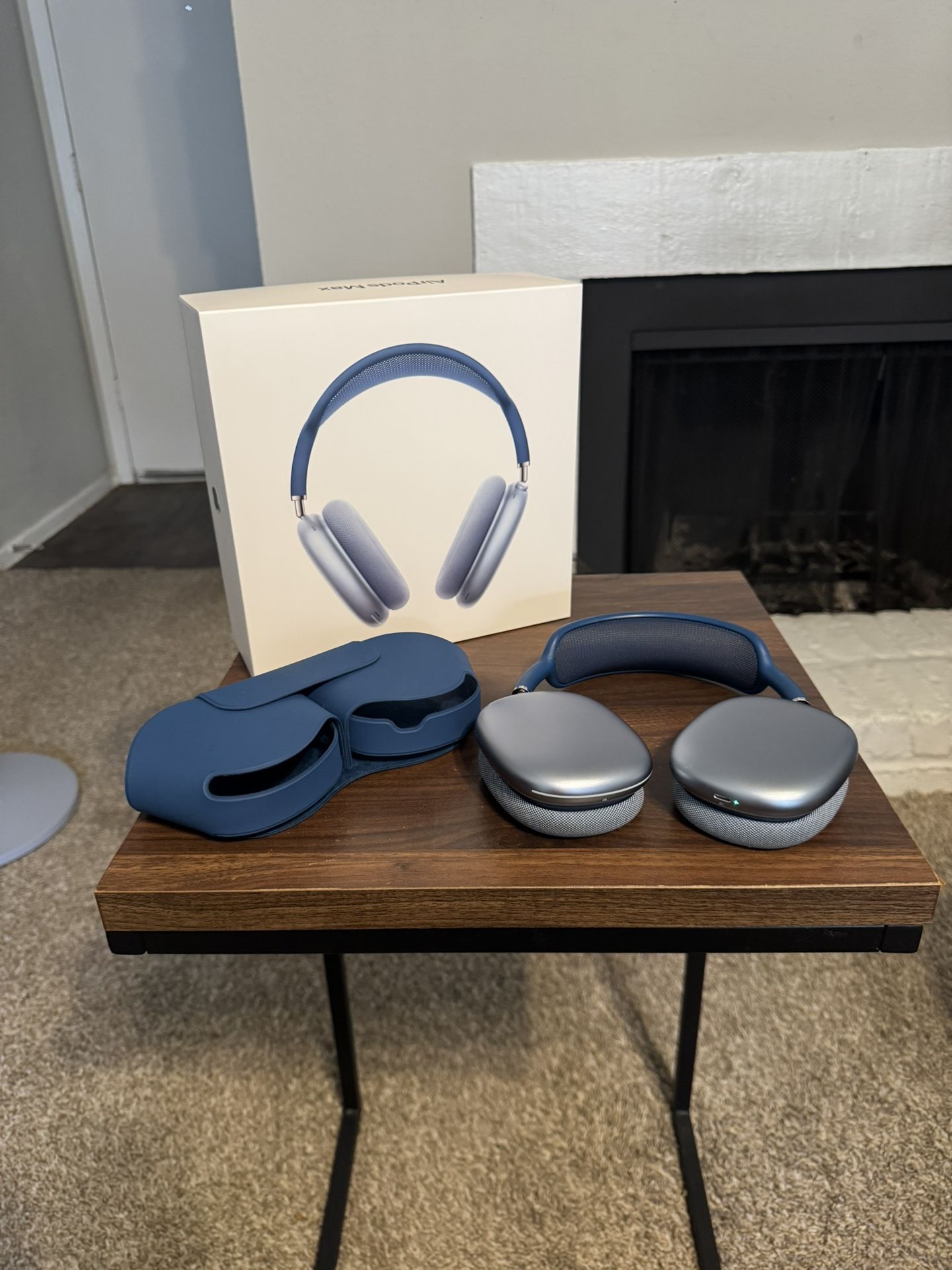 AirPod Max (lightning charging)