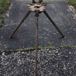 NYE PIPE STAND