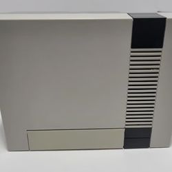Original Nintendo Entertainment System (NES) video game console, Model No. NES-001