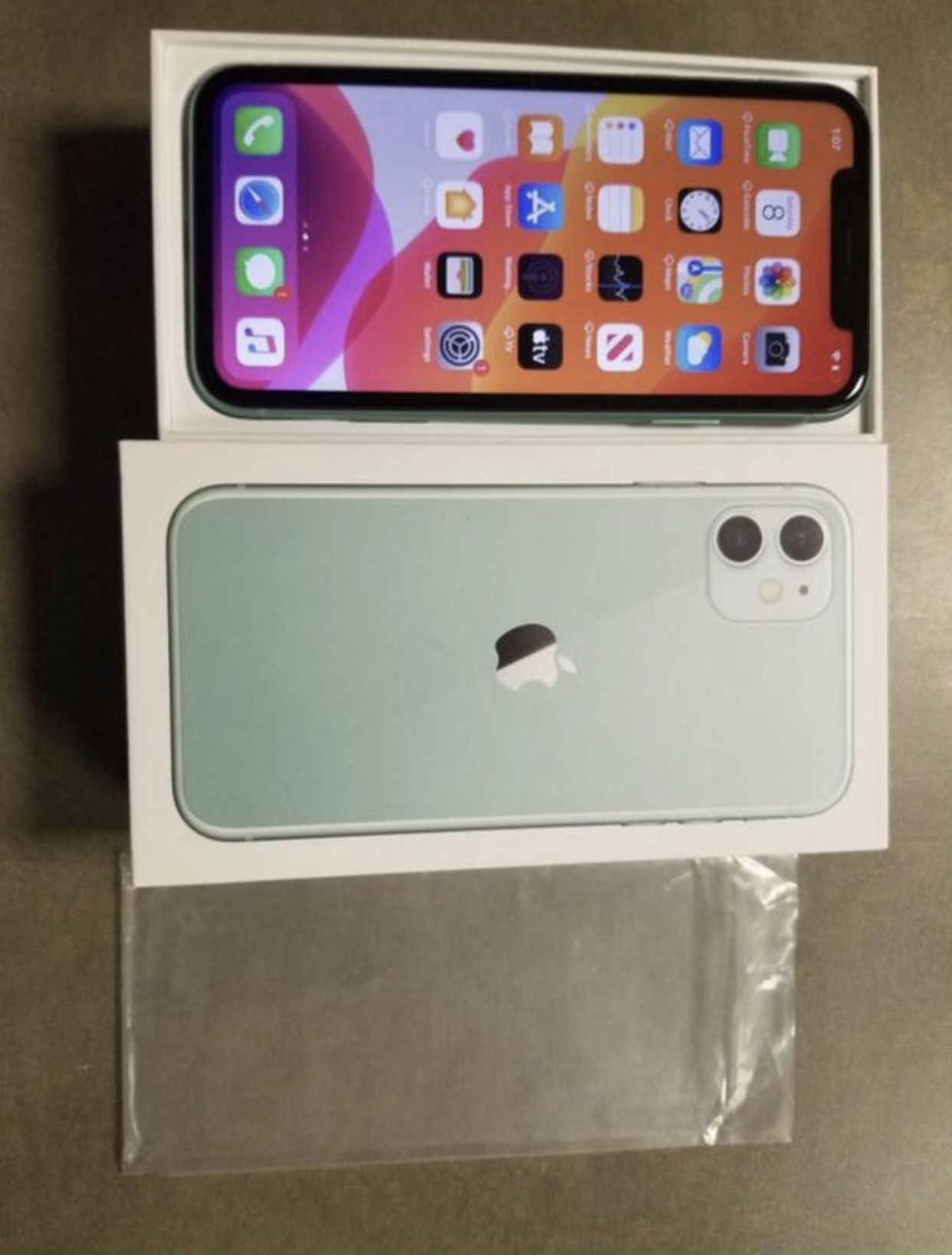 iPhone 11 128 GB unlocked perfect condition 🔥