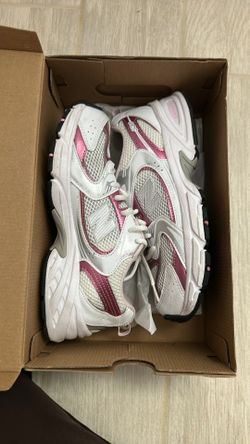 New Balance 740 Pink