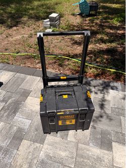 DEWALT TOUGHSYSTEM 2.0 Rolling Tool Box Mobile Storage