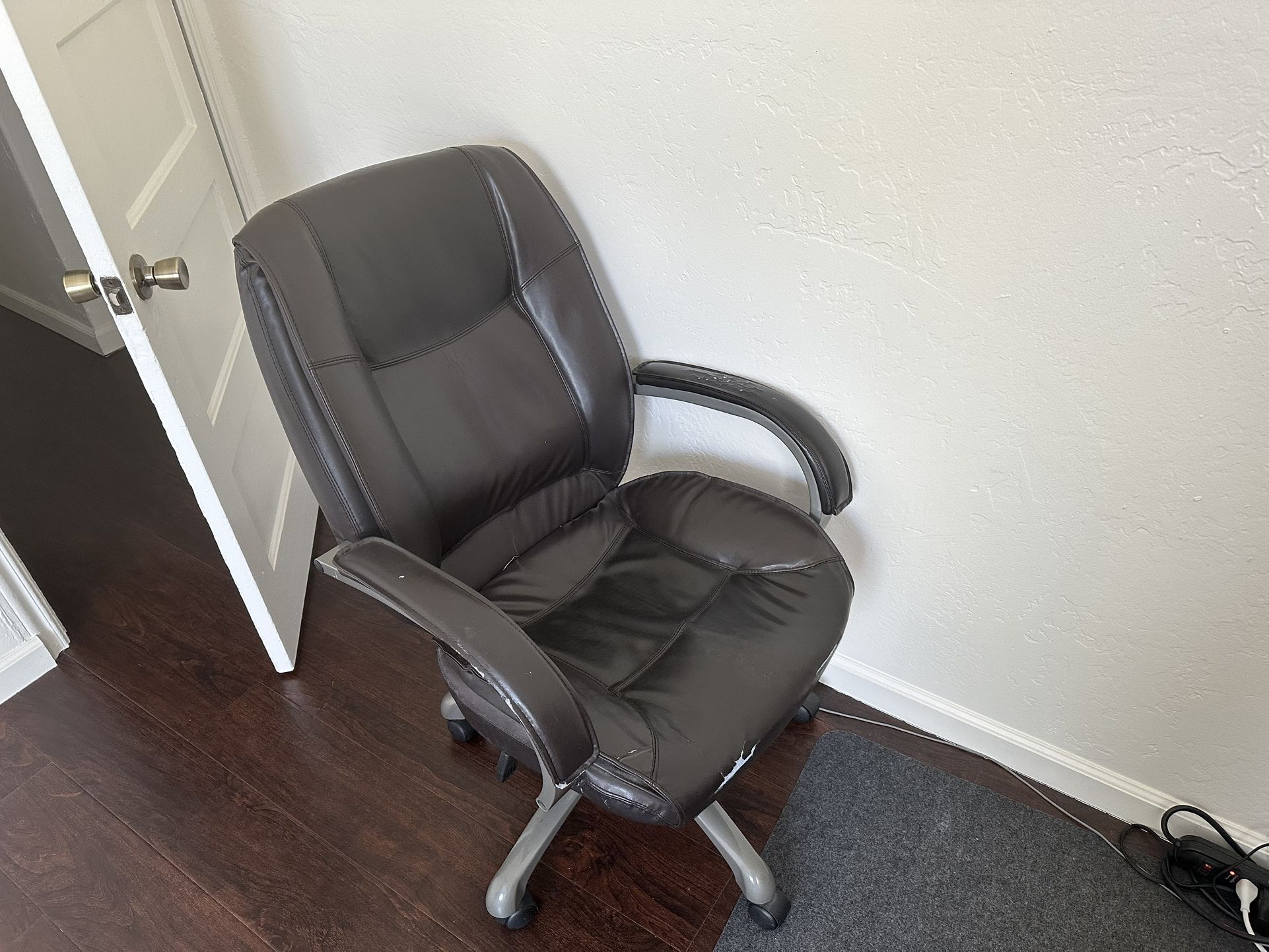 Rolling Executive office chair
