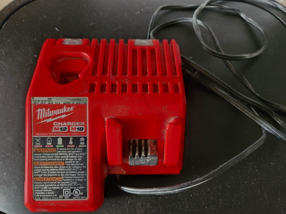 Milwaukee Battery Charger