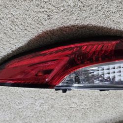 OEM 20-23 Toyota Corolla Sedan Left LED Halogen Tail Light Stop Lamp Assembly