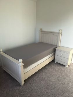 Twin Bedroom Set (NO MATTRESS) O.B.O.