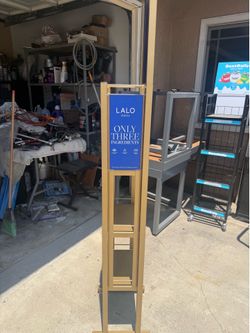 Small metal rack good condition $20 firm