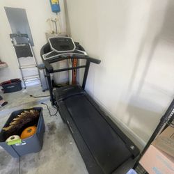 Working Treadmill  100