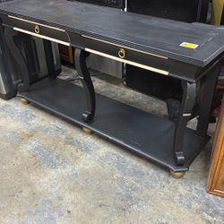 Entrance Table Bufffet 