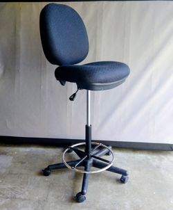 Tall drafting swivel chair