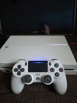 Ps4 with controller and games