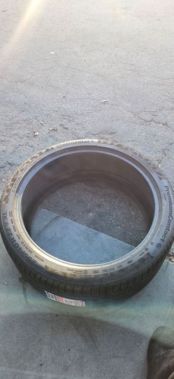 255/40/22 Continental tire 255 40 22
