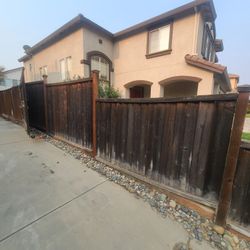 Redwood Fence With 2 Gates 