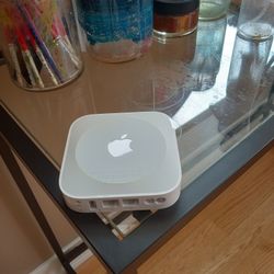 Apple TV Box No Remote Works Well 