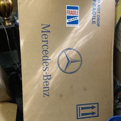 Mercedes Benz C300 Passenger side Window Front 