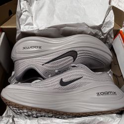 Nike Vomero Plus 