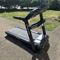 Nautilus T618 Treadmill – Excellent Condition + Bonus Heart Rate Strap