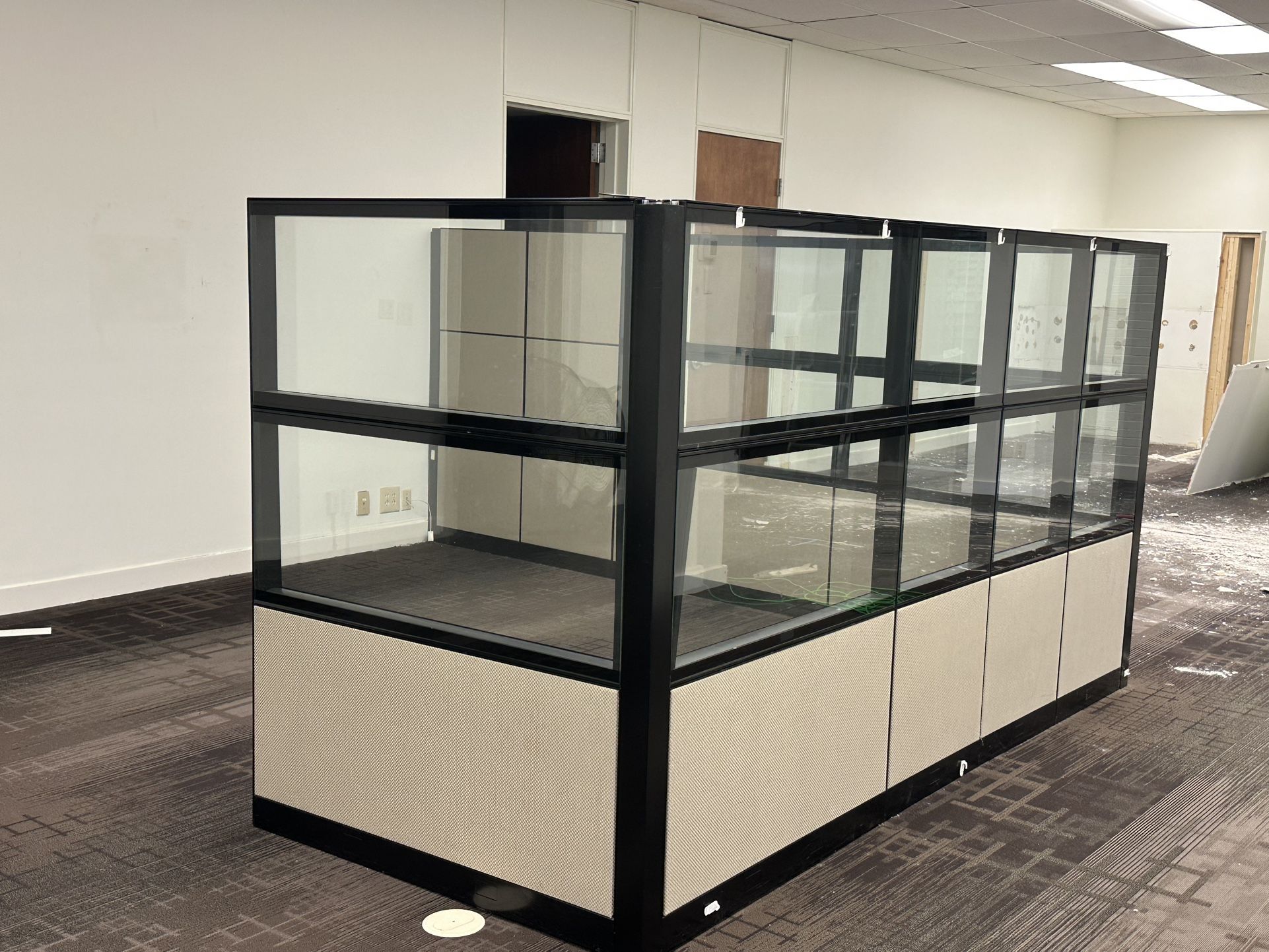 Office Cubical Nice Glass Divider Sound Dampener