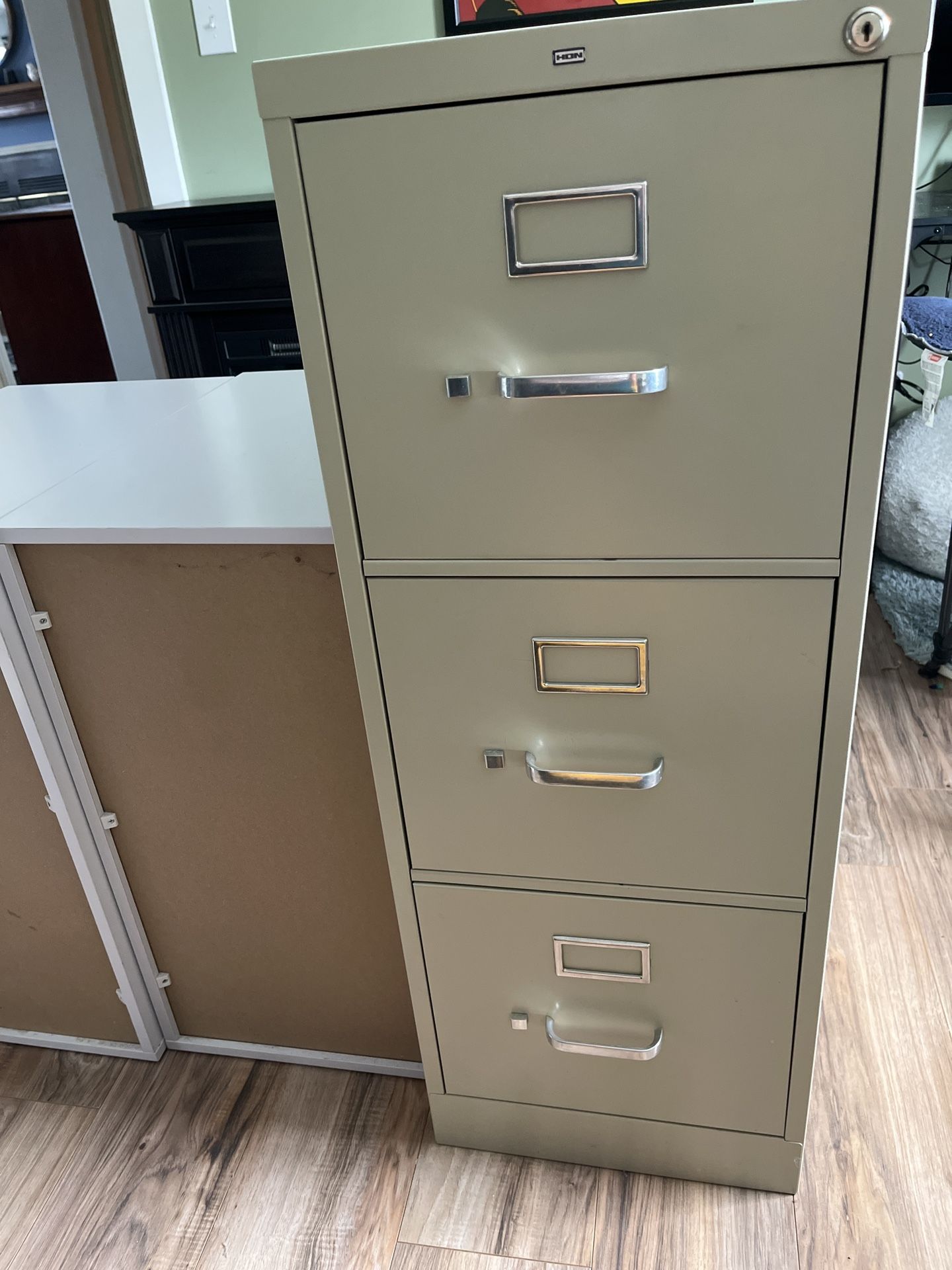 Metal 3 Drawer Filing cabinet