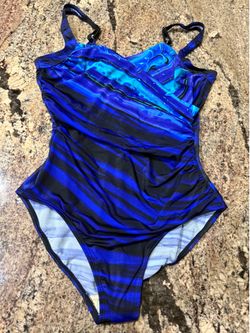 NEW NWOT KIRKLAND MIRACLE SUIT SWIMSUIT WOMEN’S SIZE 16