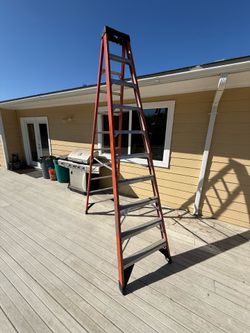 Werner 10’ fiberglass step ladder 300 lbs rated no cracks no labels all 4 foot pads $135 cash 2401 n Euclid ave Upland 91784