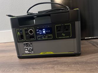 Goal Zero 1000x and Boulder 200 Solar Panel