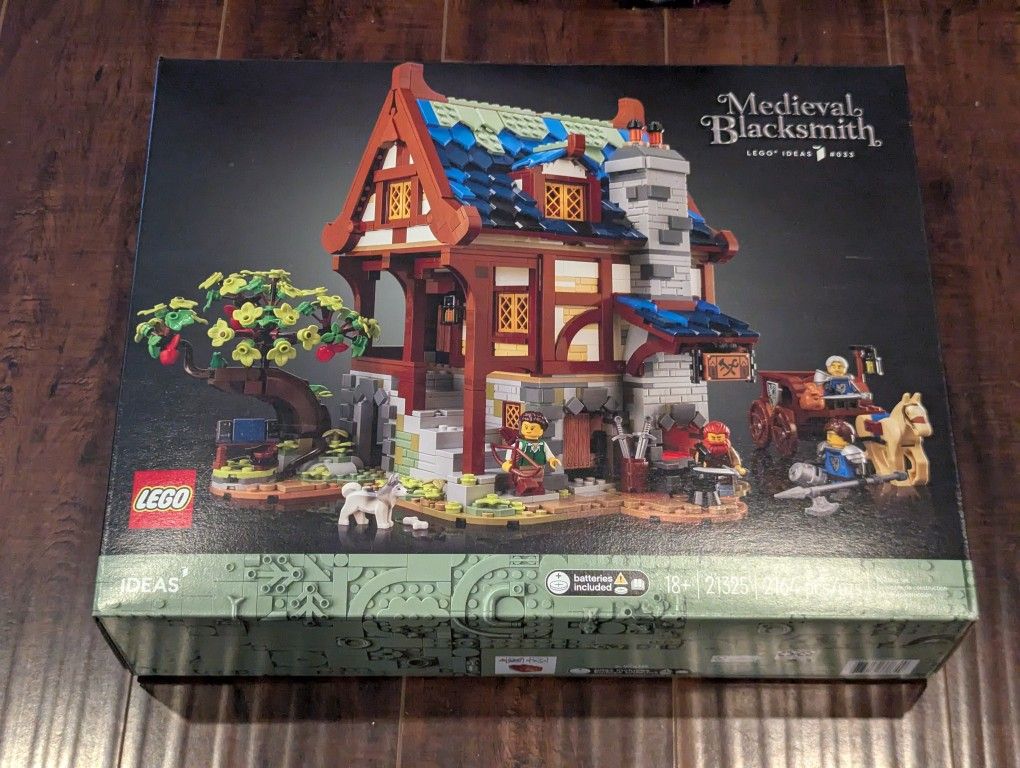 Brand New Retired LEGO #21325 Medieval Blacksmith 