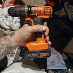 Black And Decker  20V MAX Lithium Drill/Driver
