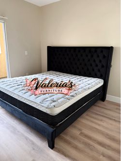 New king bed with mattress