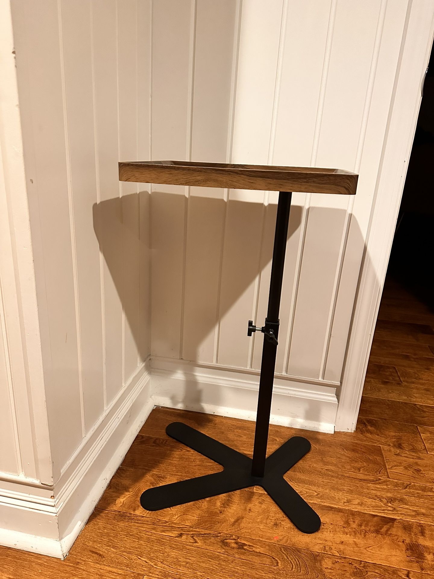Adjustable End Table