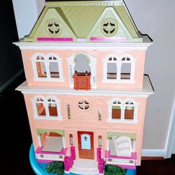 Loving Family Vintage 2008 Grand Mansion Doll House With Furniture 