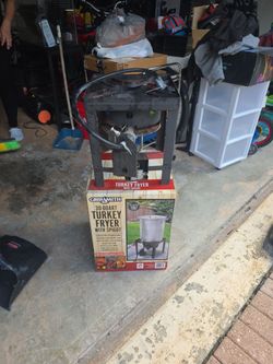 GrillSmith 30-Quart Turkey Fryer with Spigot