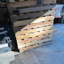 FREE PALLETS 