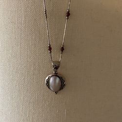 Mother Of Pearl And Garnet Necklace 