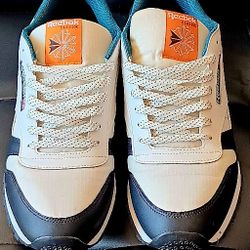 Reebok Classic Leather Trainers Chalk