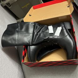 Black tall Boots 