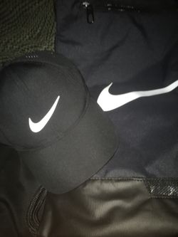 Nike strap backpack with nike hat to match
