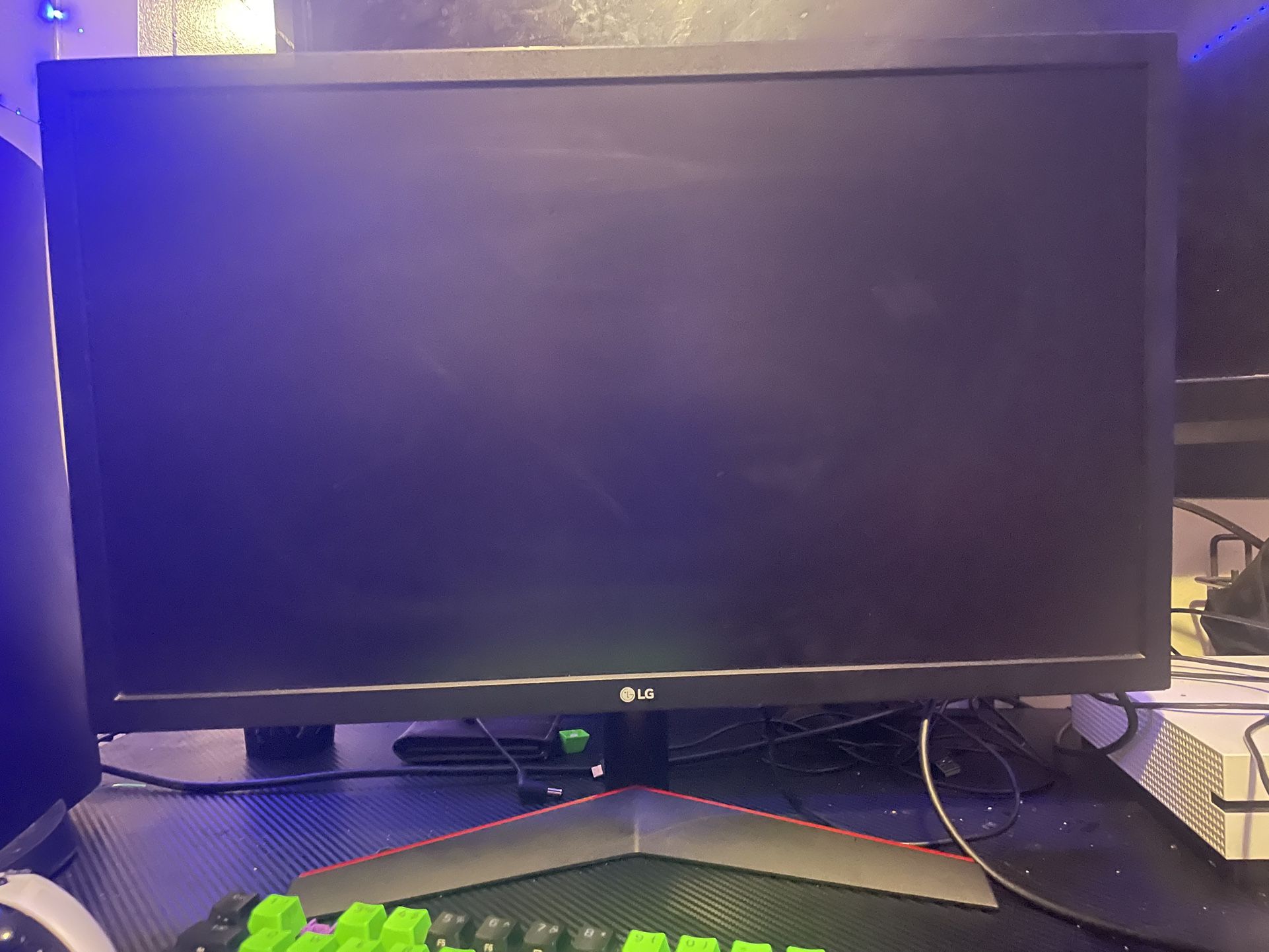 LG 24-inch Monitor 1920 x 1080 LED (120hz)