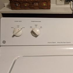 White General Electric Washing Machine   100.00 Obo 