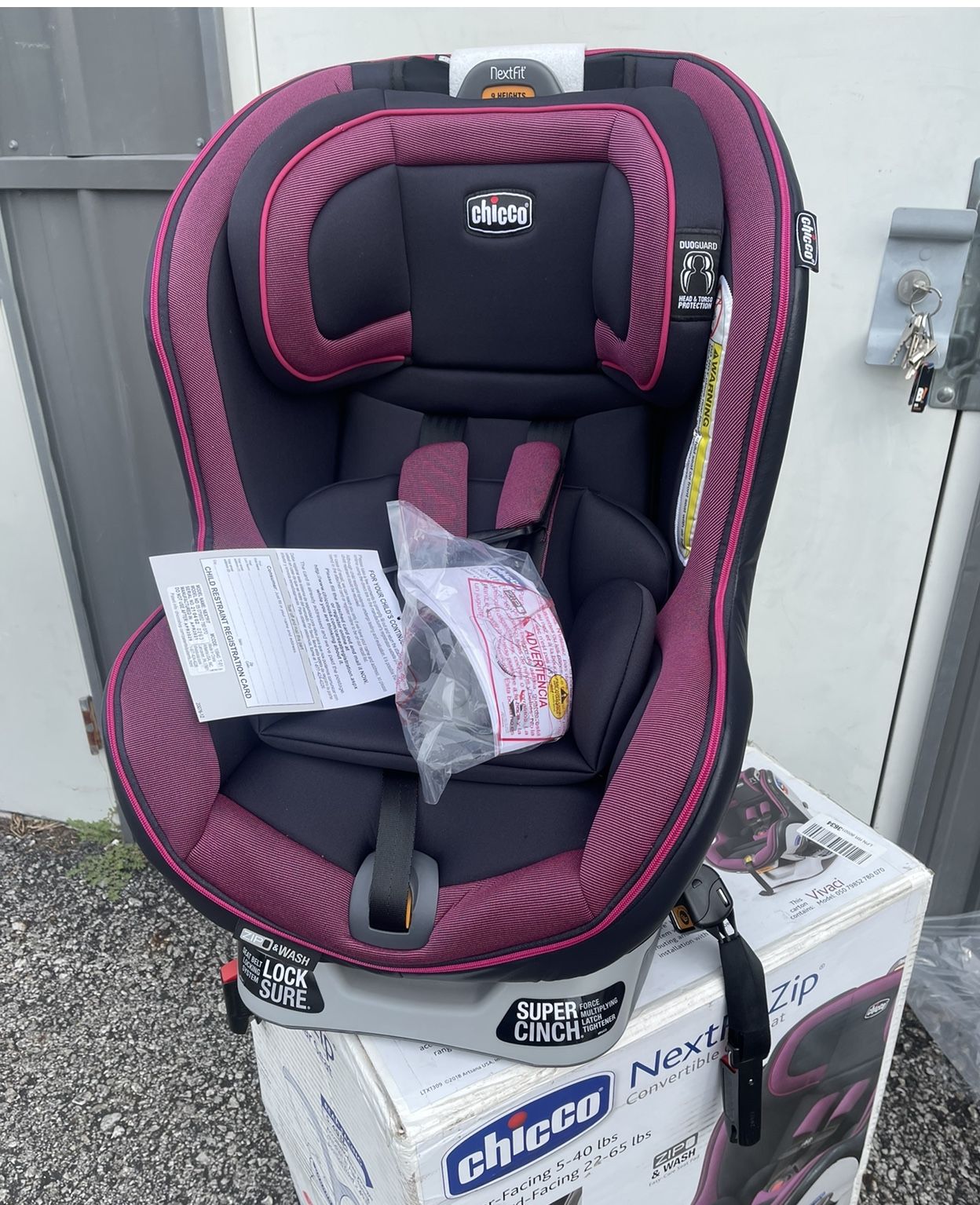 New Chicco Next Fit Zip Convertible Car Seat