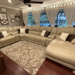 7-piece sectional with Chase, 1 manual recliner, and 1 power recliner.