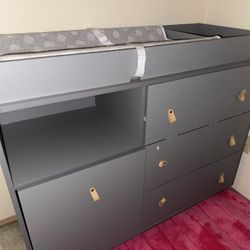Diaper Changing Table / Baby Dresser 