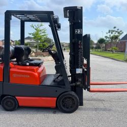 2009 TOYOTA FORKLIFT