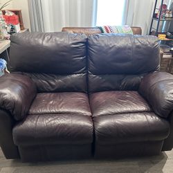 Love seat recliner (faux Leather)
