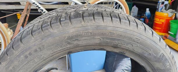 Michelin tire -P225/50R17 93V.