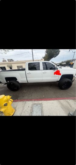35x12.50xr24 Extreme mudder wheels(24”) and (tires 35”x12.50)