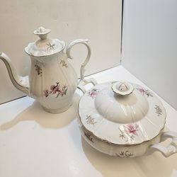 ☕🍽️ Vintage FINE BOHEMIAN CHINA Czechoslovakia Set – Teapot & Covered Vegetable Bowl – RARE Floral + Gold Trim! 🍽️☕