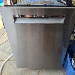 Bosch 500 Series 24-in Top Control Built-in Dishwasher With Third Rack ( Stainless steel