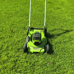 GreenWorks Electric Mower 